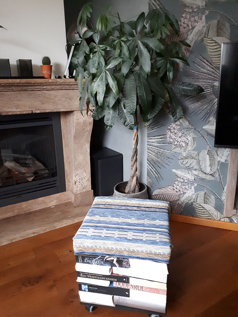 poef bruin blauw