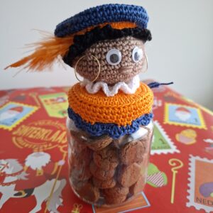 Pietenpot gevuld met kruidnootjes (blauw)